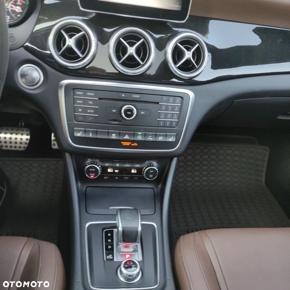Mercedes-Benz CLA AMG 45 4-Matic - 28