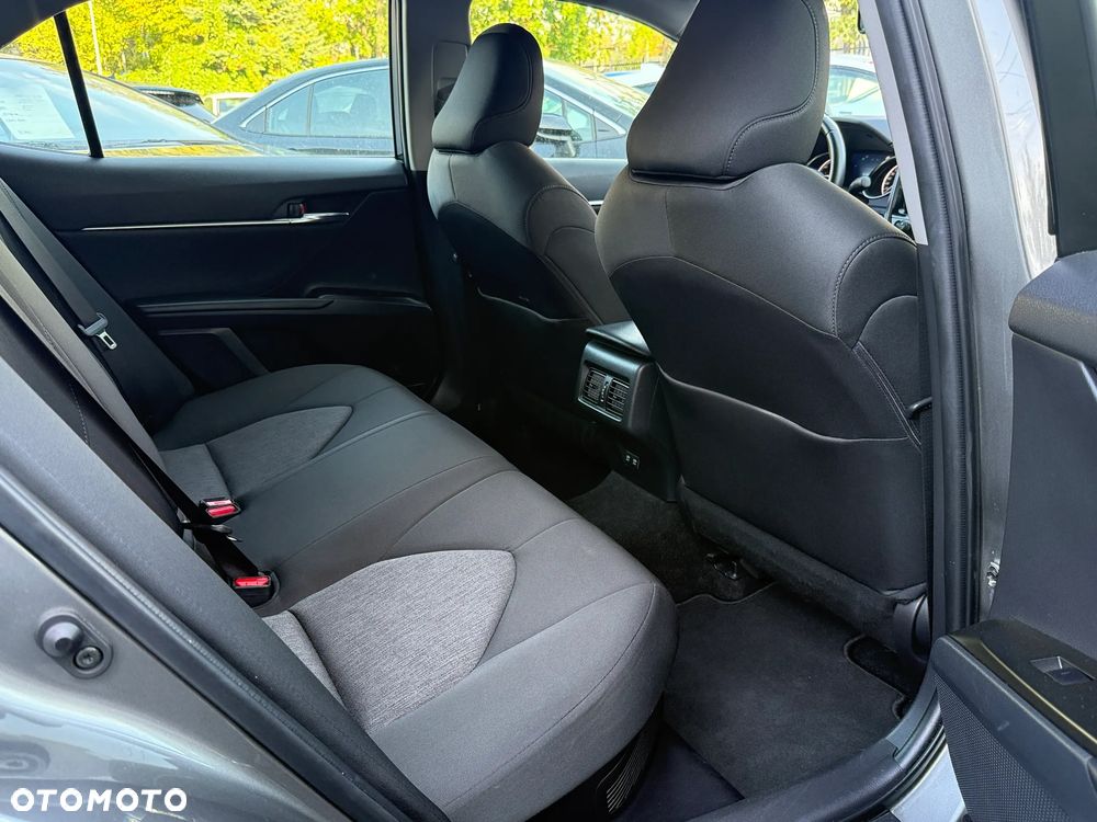 Toyota Camry 2.5 Hybrid Comfort CVT - 21