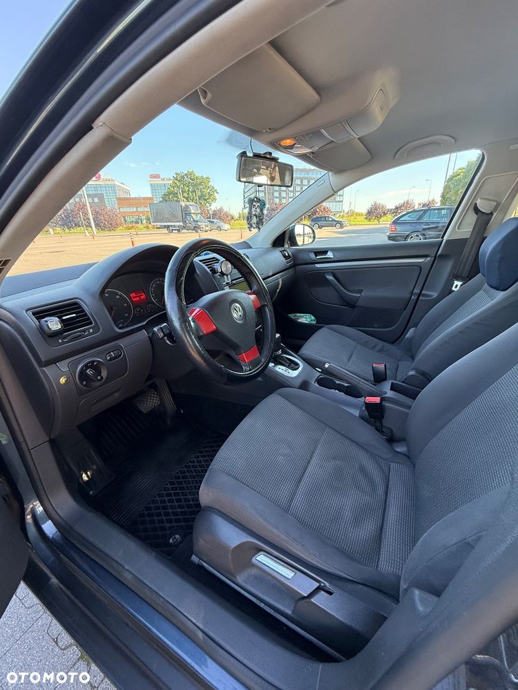 Volkswagen Jetta 1.9 TDI Comfortline DSG - 6