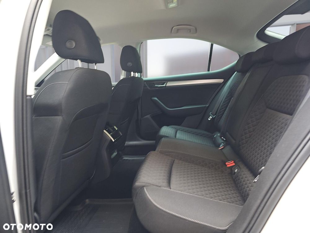 Skoda Superb 2.0 TDI SCR Ambition DSG - 10