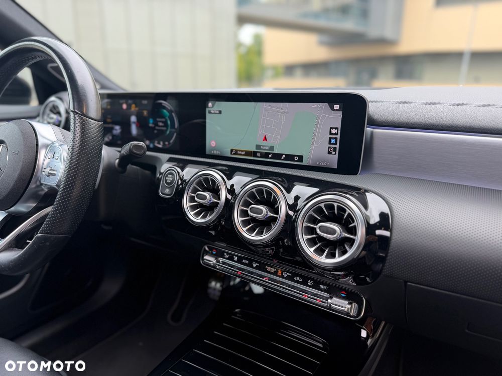Mercedes-Benz CLA 200 AMG Line 7G-DCT - 23