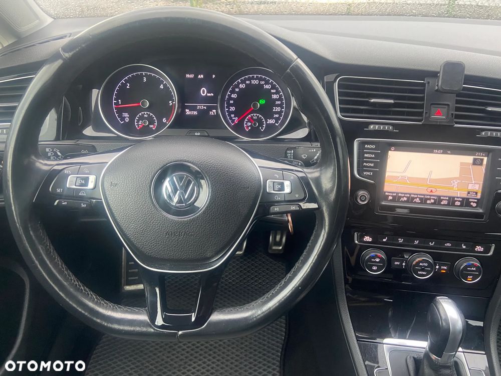 Volkswagen Golf - 33