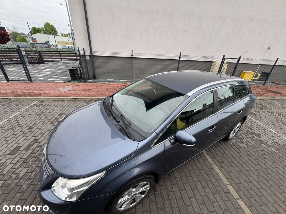 Toyota Avensis - 10