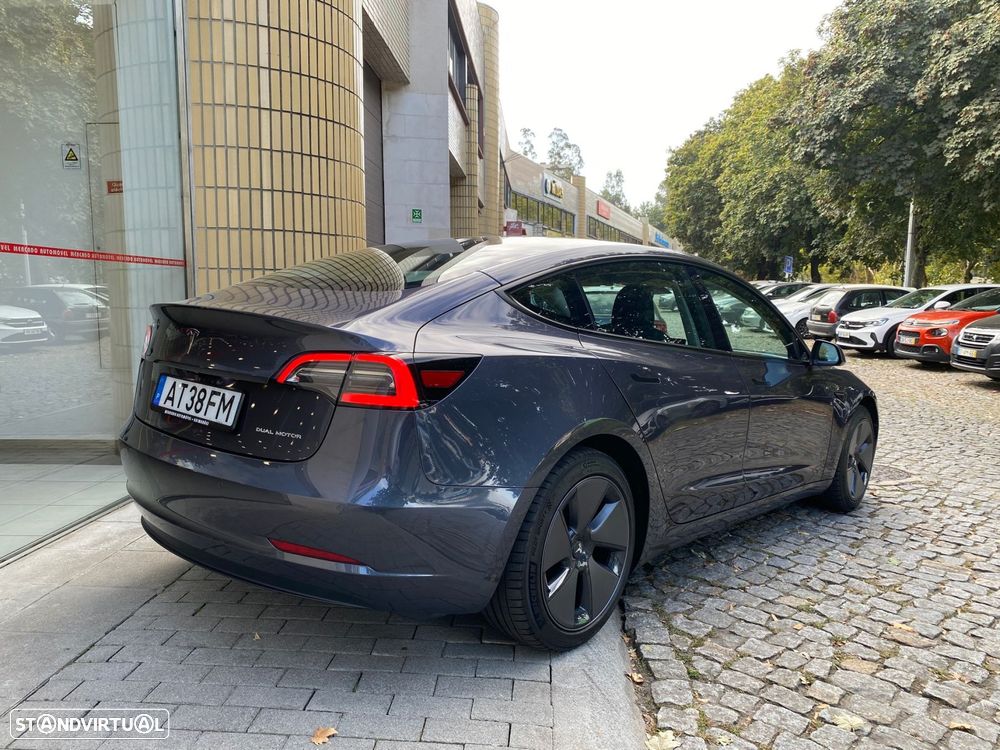 Tesla Model 3 2022 photo 3