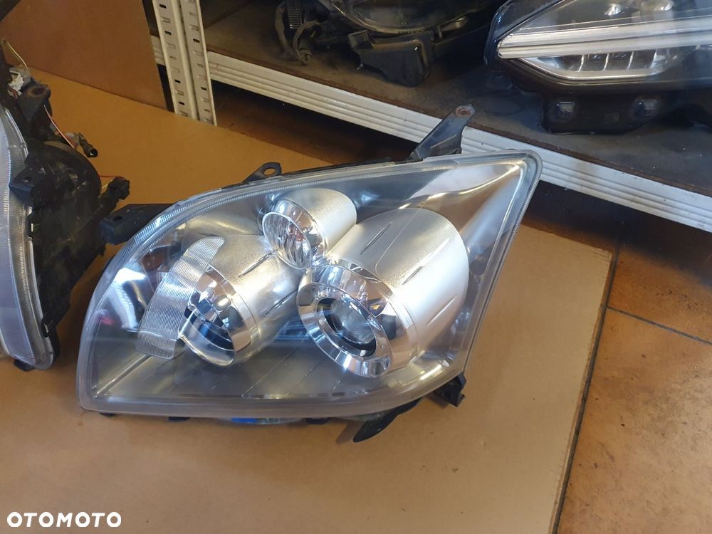 REFLEKTOR PRAWY TOYOTA AVENSIS T25 LIFT SOCZEWKA EUROPA - 3