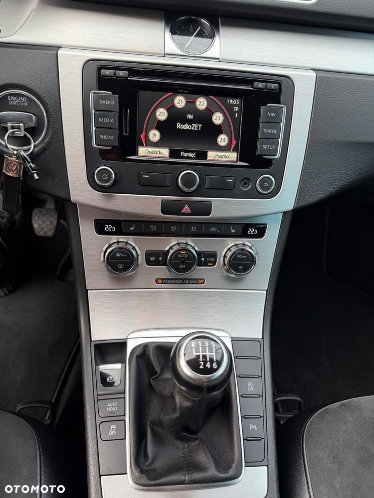 Volkswagen Passat 2.0 TDI DPF Highline - 15