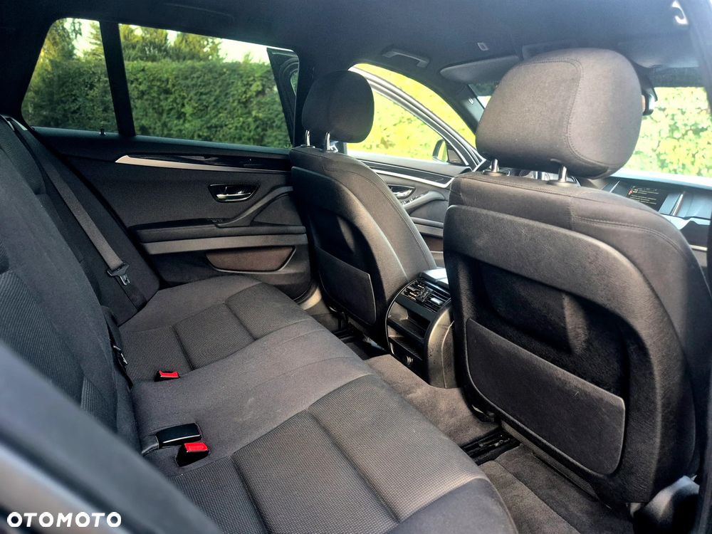 BMW Seria 5 520d - 24