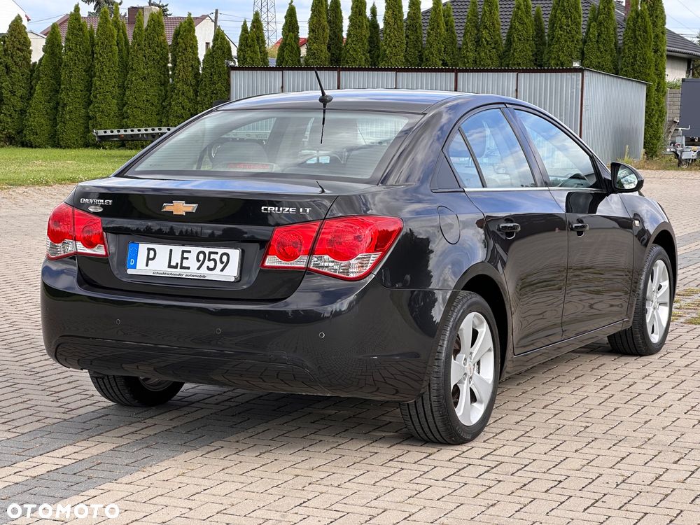Chevrolet Cruze 1.8 LS - 19