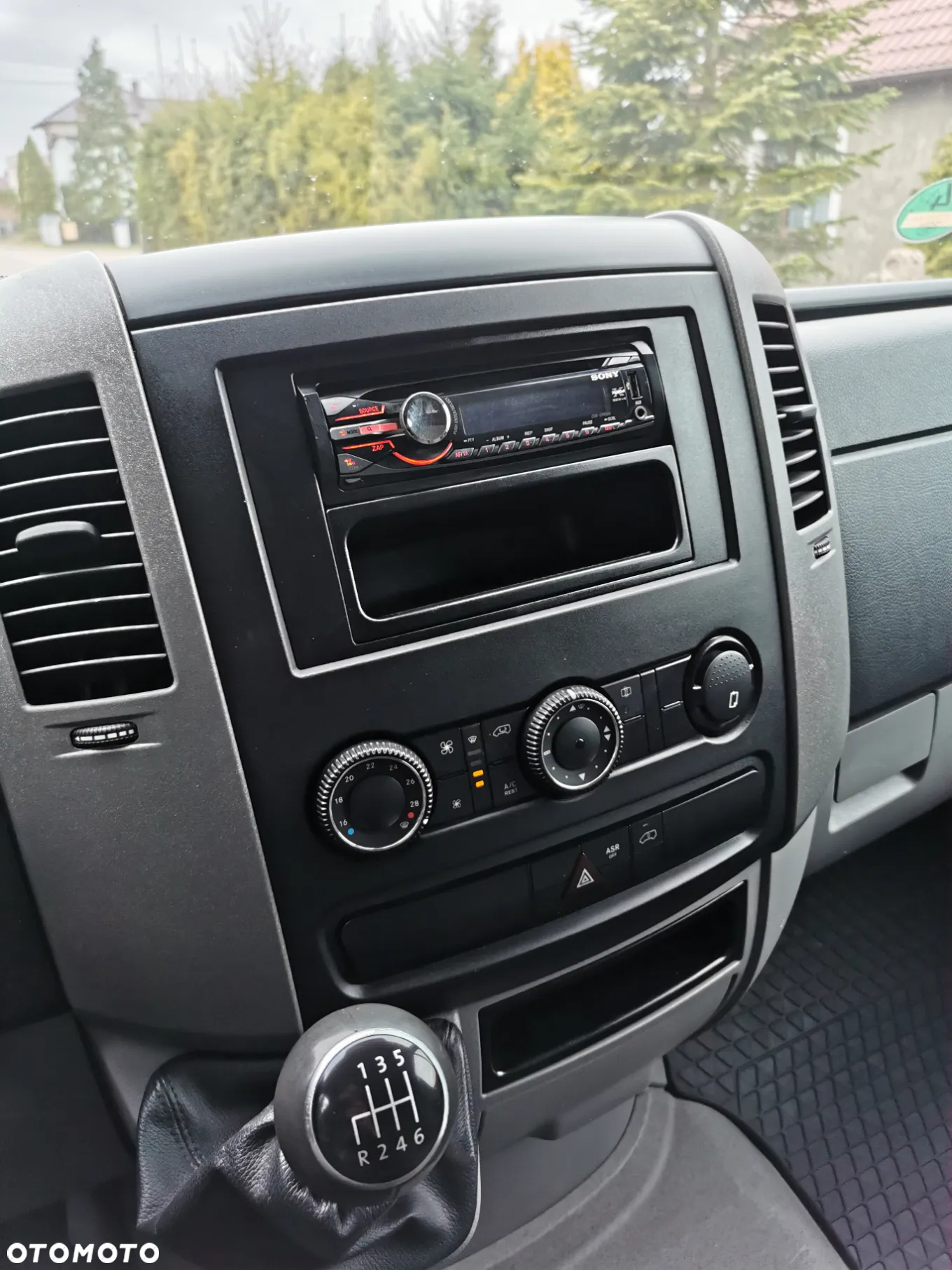 Volkswagen Crafter - 14