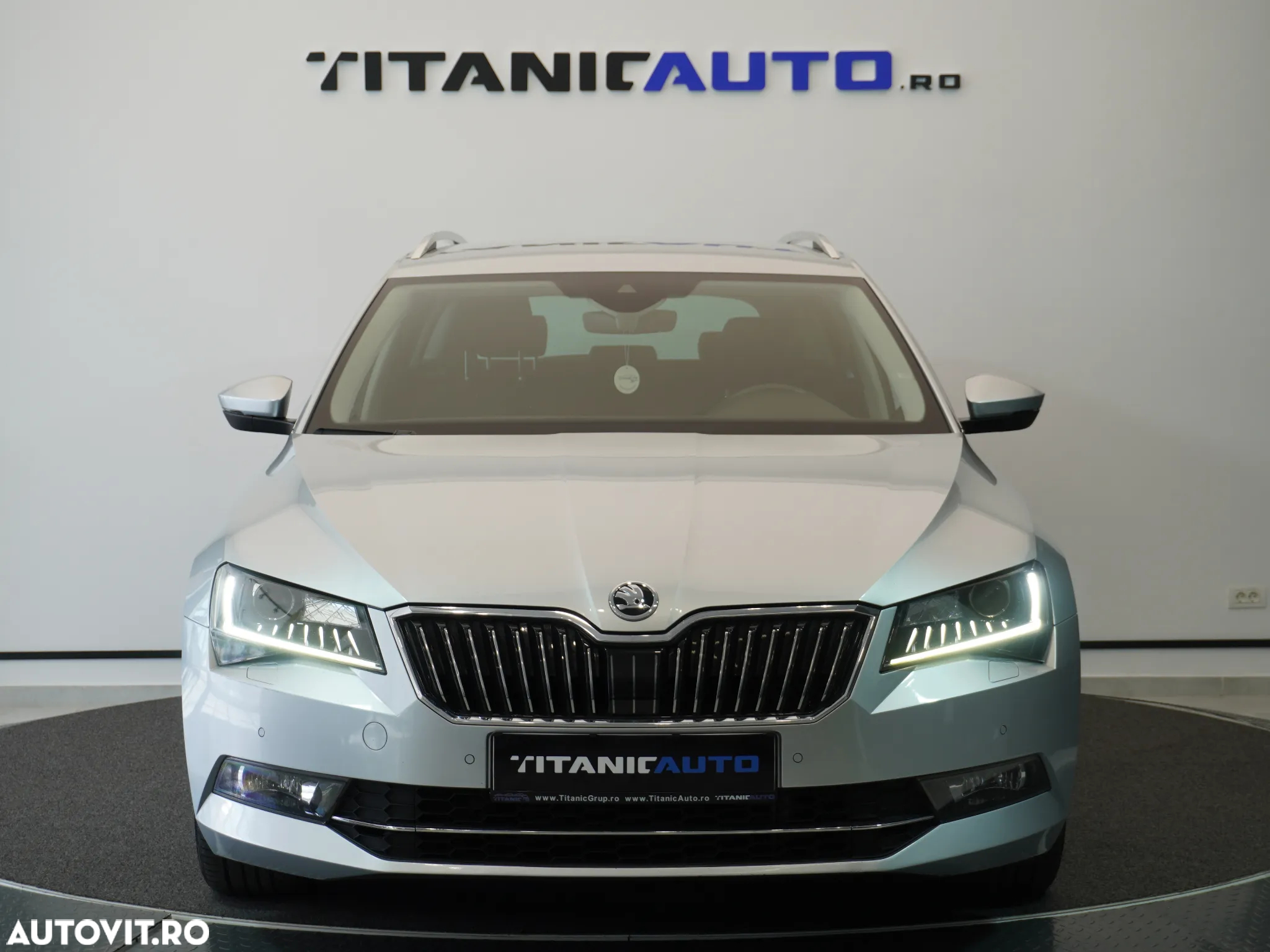Skoda Superb 2.0 TDI 4X4 DSG Style - 8