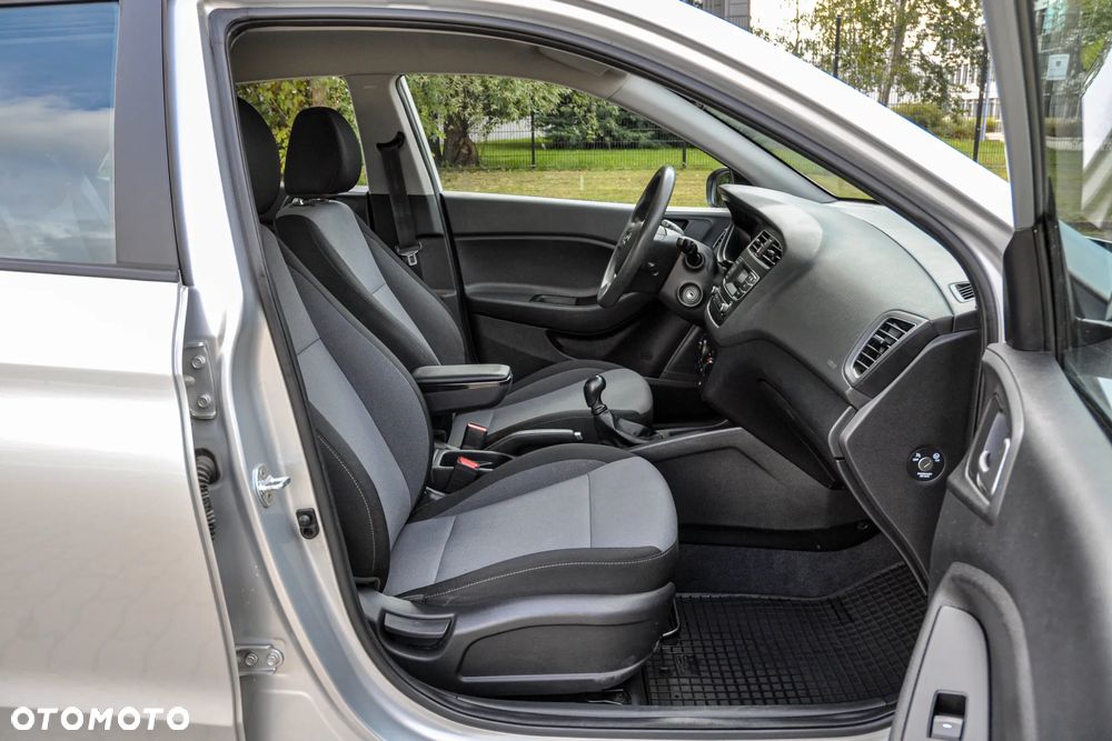 Hyundai i20 - 11