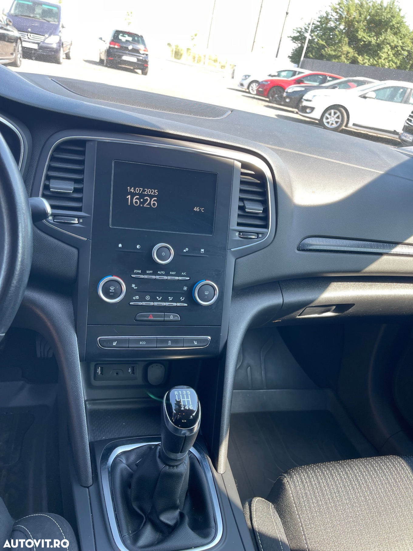 Renault Megane ENERGY dCi 110 EXPERIENCE - 9