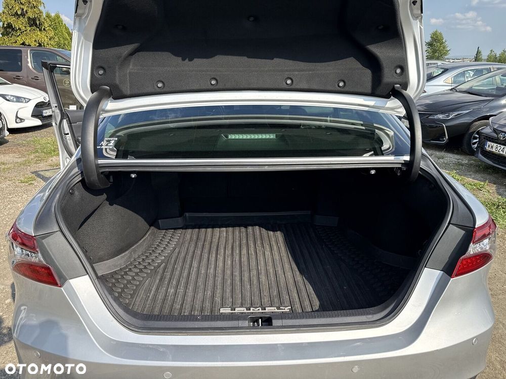 Toyota Camry 2.5 Hybrid Executive CVT - 14