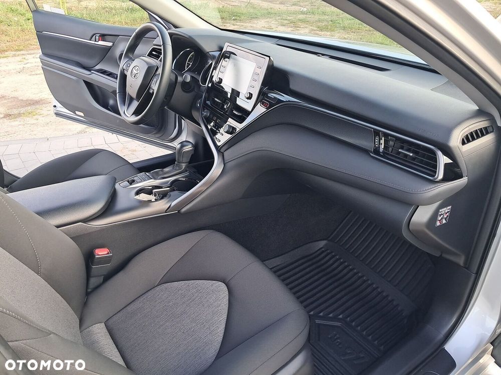 Toyota Camry 2.5 Hybrid Comfort CVT - 21