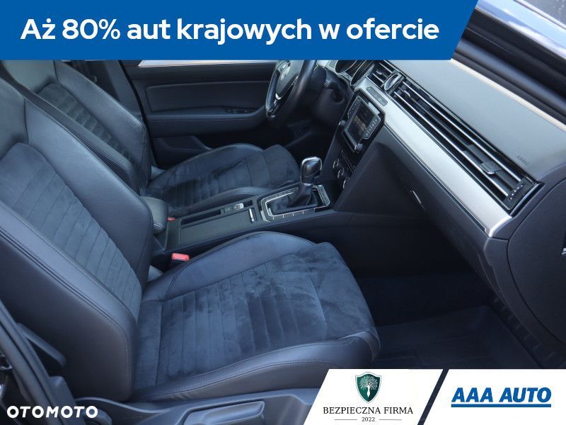 Volkswagen Passat - 11