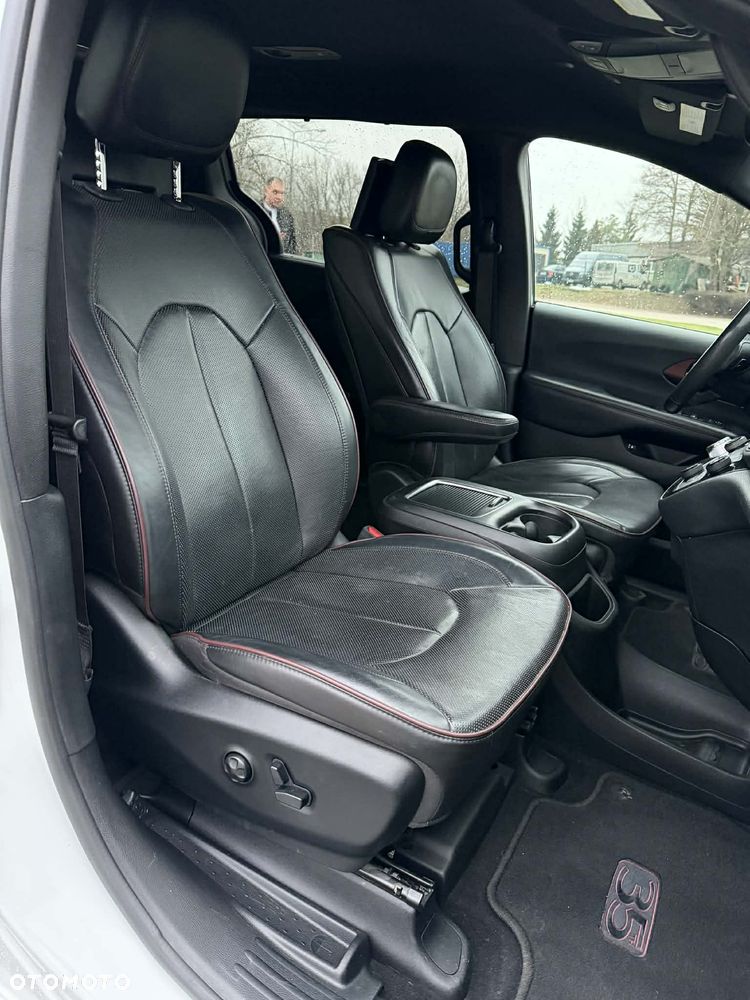 Chrysler Pacifica - 18