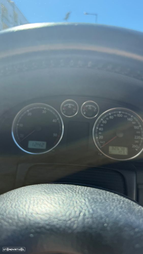 VW Passat 1.9 TDi Confortline - 4