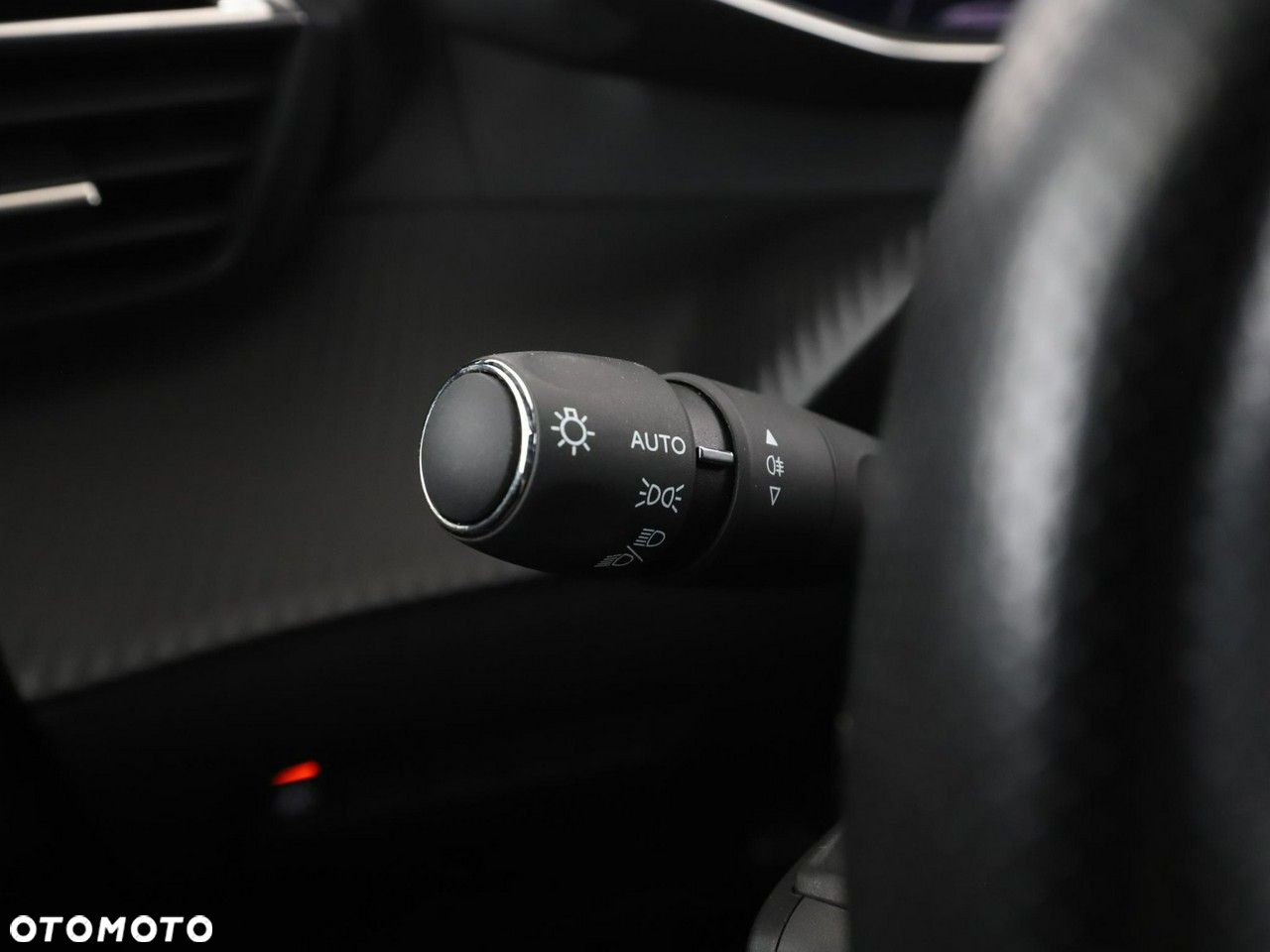 Peugeot 208 PureTech 100 GT Pack - 32