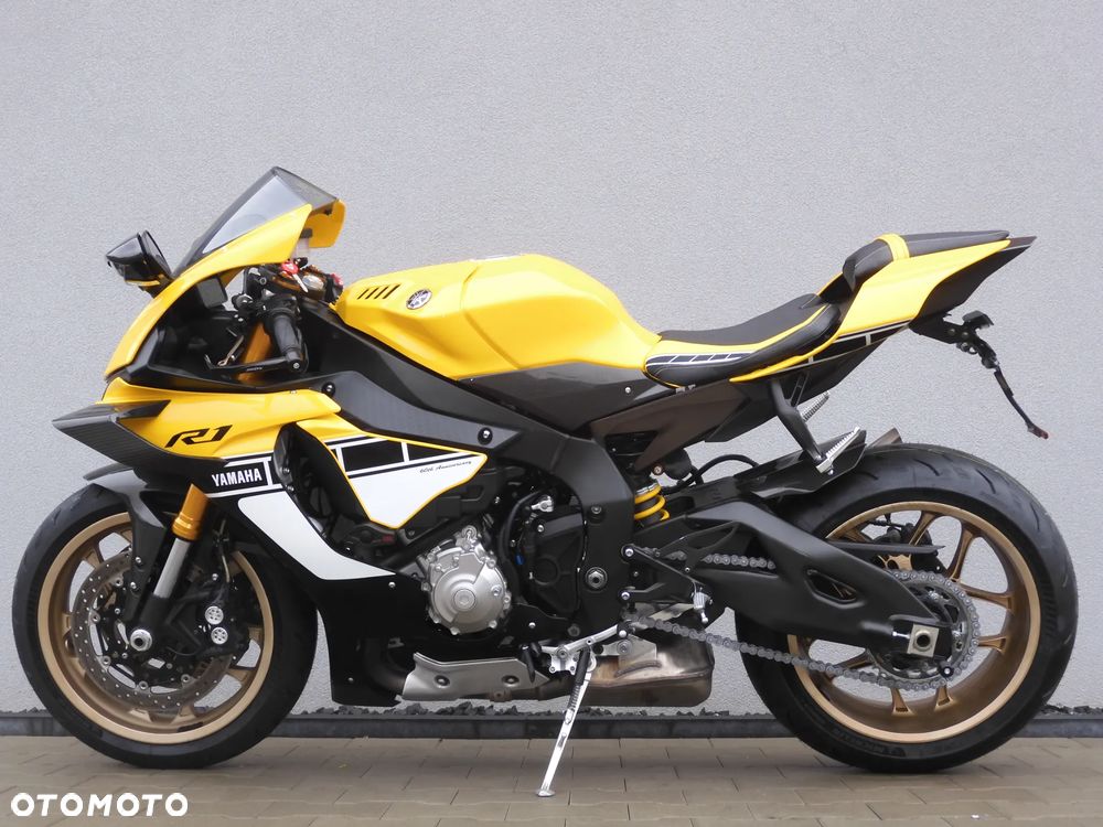 Yamaha R1 - 39