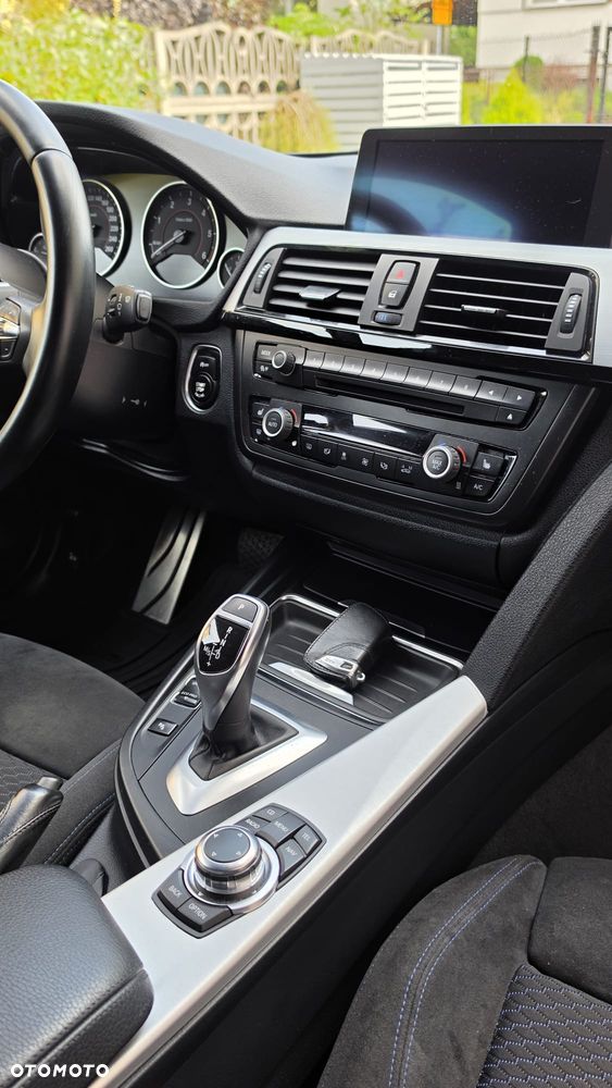 BMW Seria 3 330d M Sport - 22