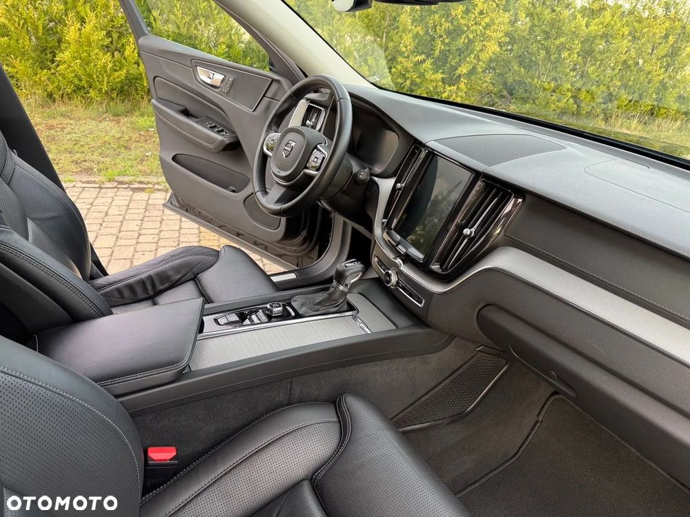 Volvo XC 60 D5 AWD Inscription - 11