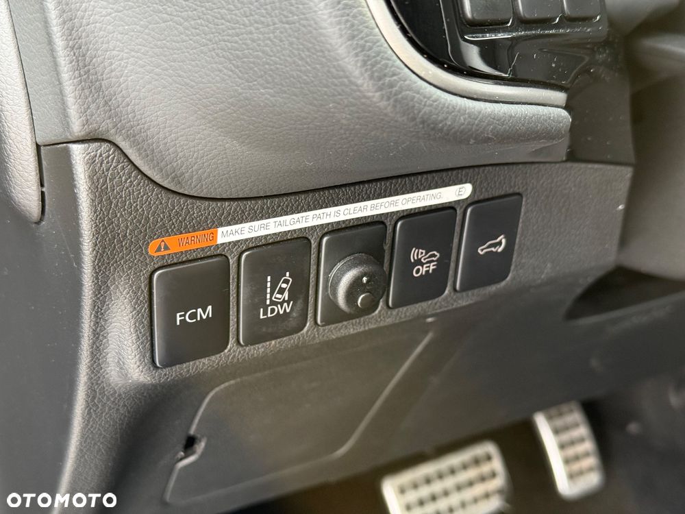 Mitsubishi Outlander 2.0 4WD Top - 13