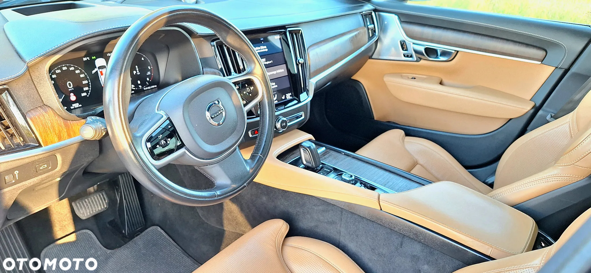 Volvo V90 D5 SCR AWD Momentum Pro - 8