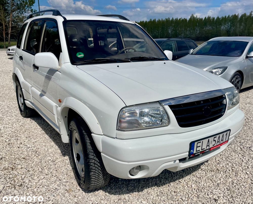 Suzuki Grand Vitara 2.0 Club - 25