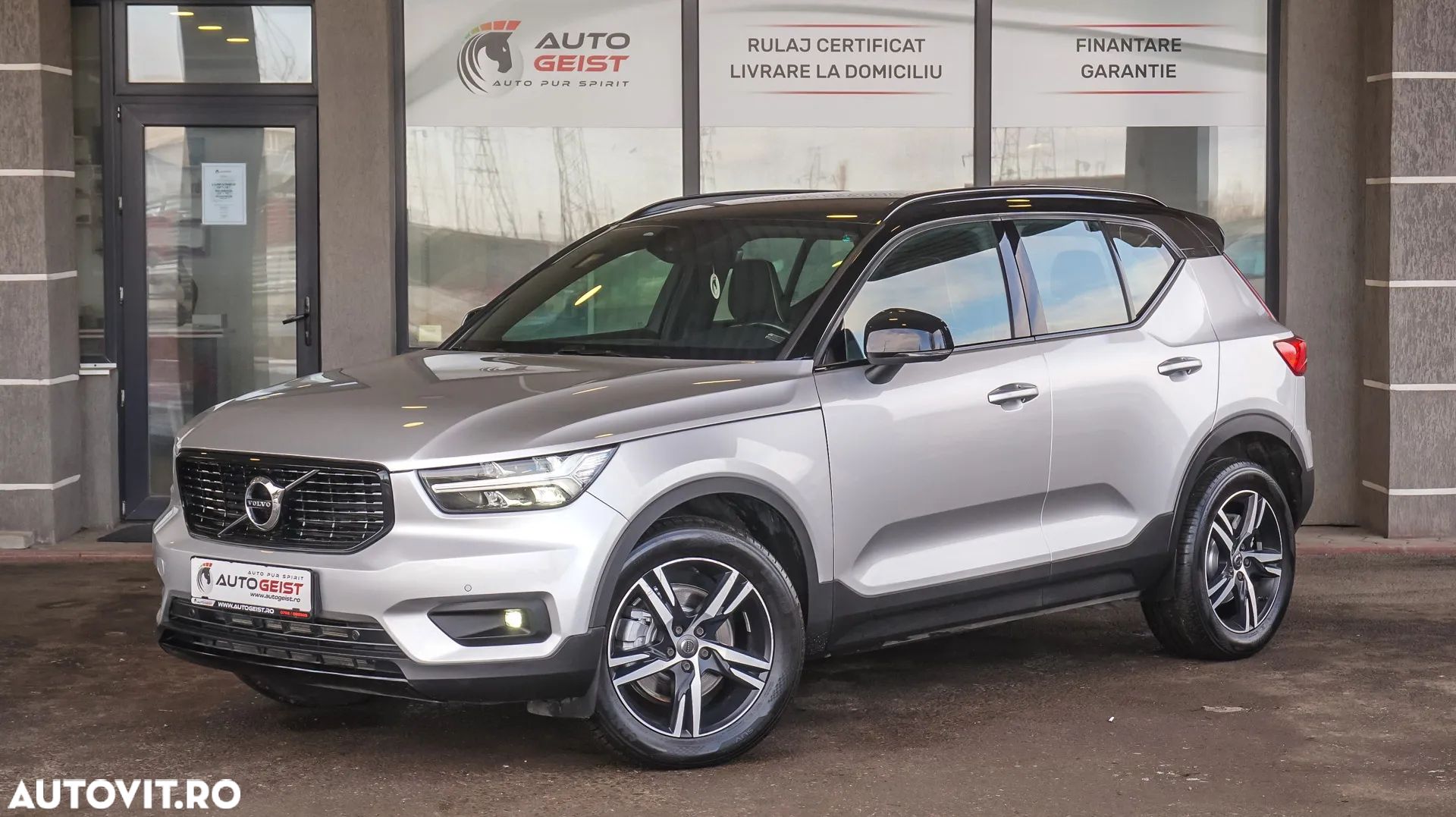 Volvo XC 40 T5 AWD Geartronic R-Design - 1