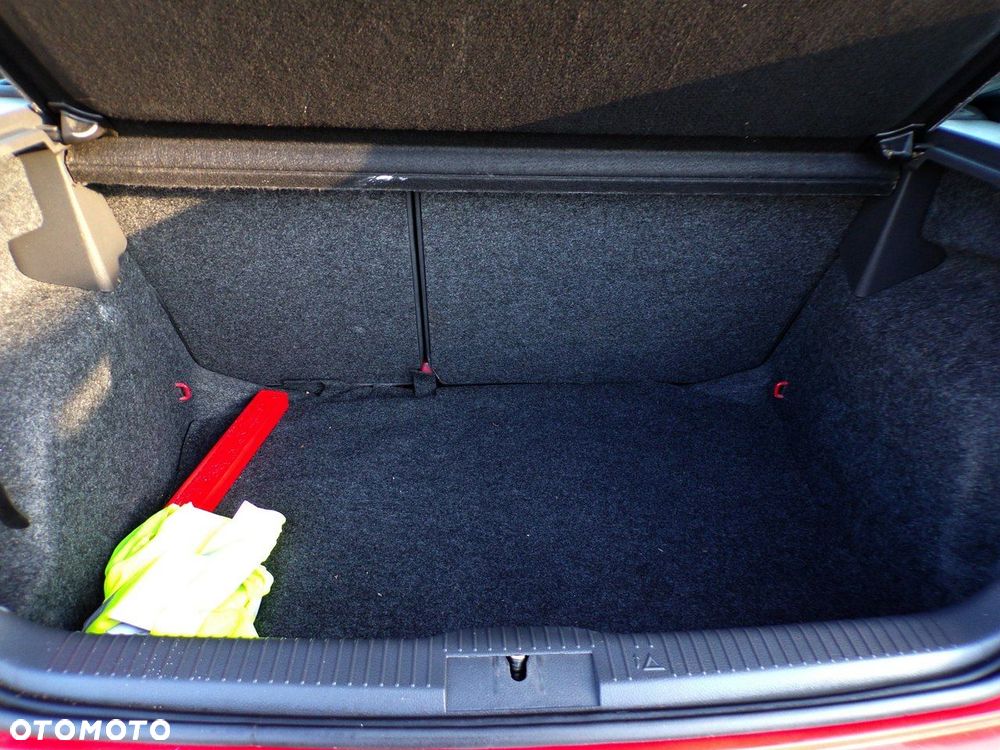 Volkswagen Polo 1.4 16V Comfortline - 24
