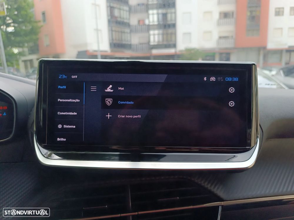 Peugeot 2008 1.2 PureTech Allure Pack - 48