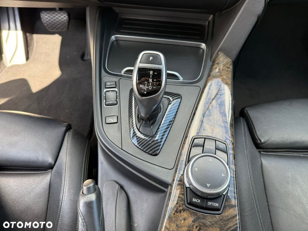 BMW Seria 3 328i - 24