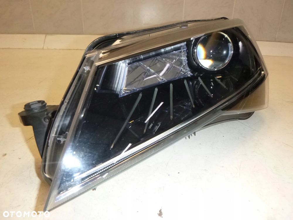 SKODA SUPERB III LAMPA REFLEKTOR XENON SKRĘTNY LEWA LEWY PRZÓD PRZEDNIA ORYGINAŁ - 3