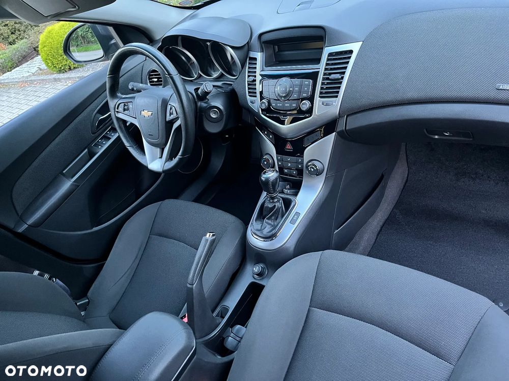 Chevrolet Cruze 1.8 LT+ - 25