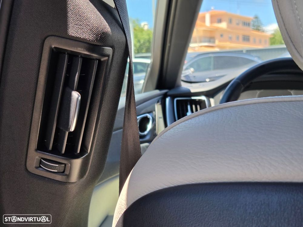 Volvo XC 60 2.0 D4 Inscription Geartronic - 36