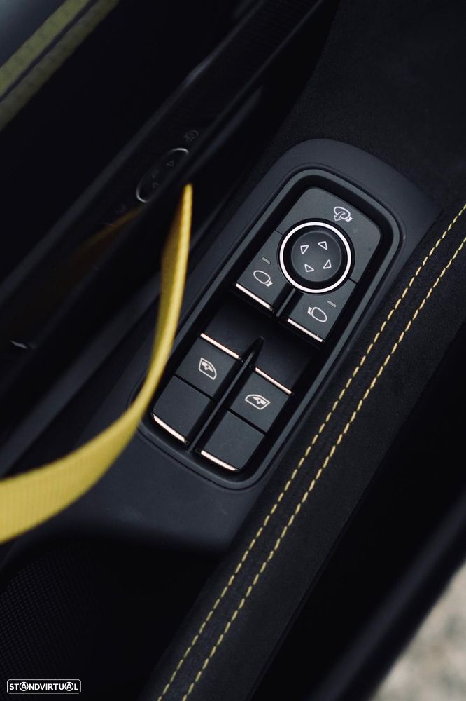 Porsche 718 Cayman GT4 PDK - 8