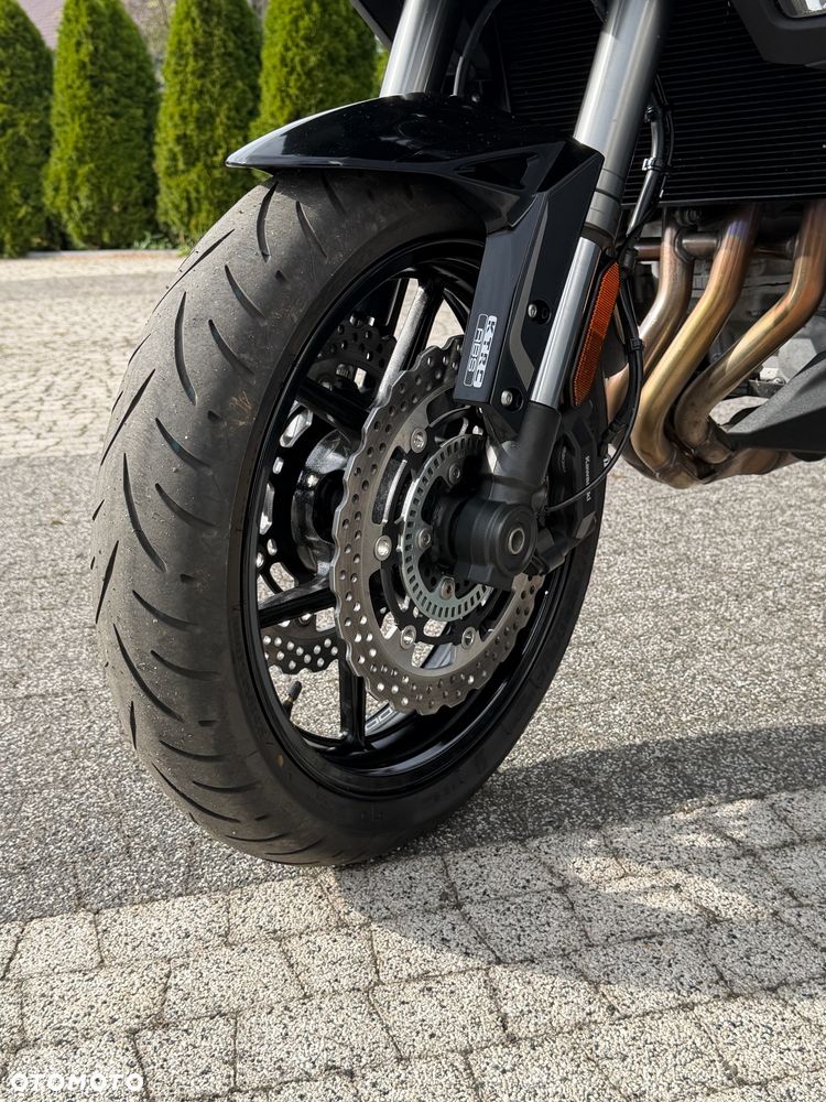 Kawasaki Versys 1000 - 10
