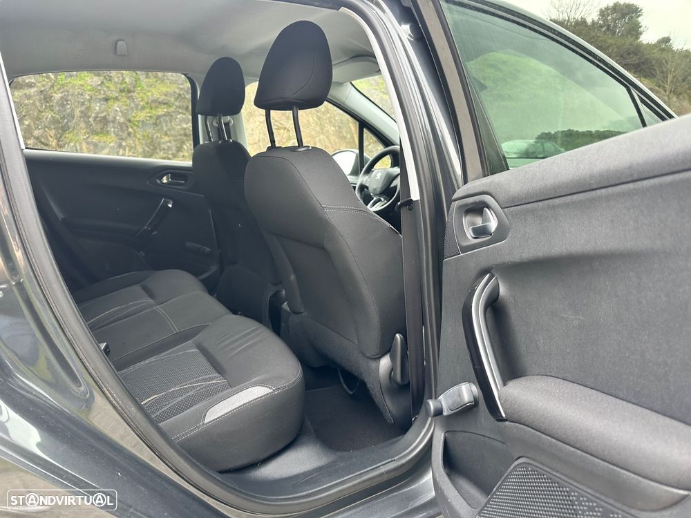 Peugeot 208 1.4 HDi Active - 26