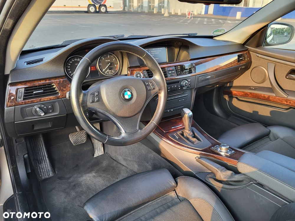 BMW Seria 3 325d - 13
