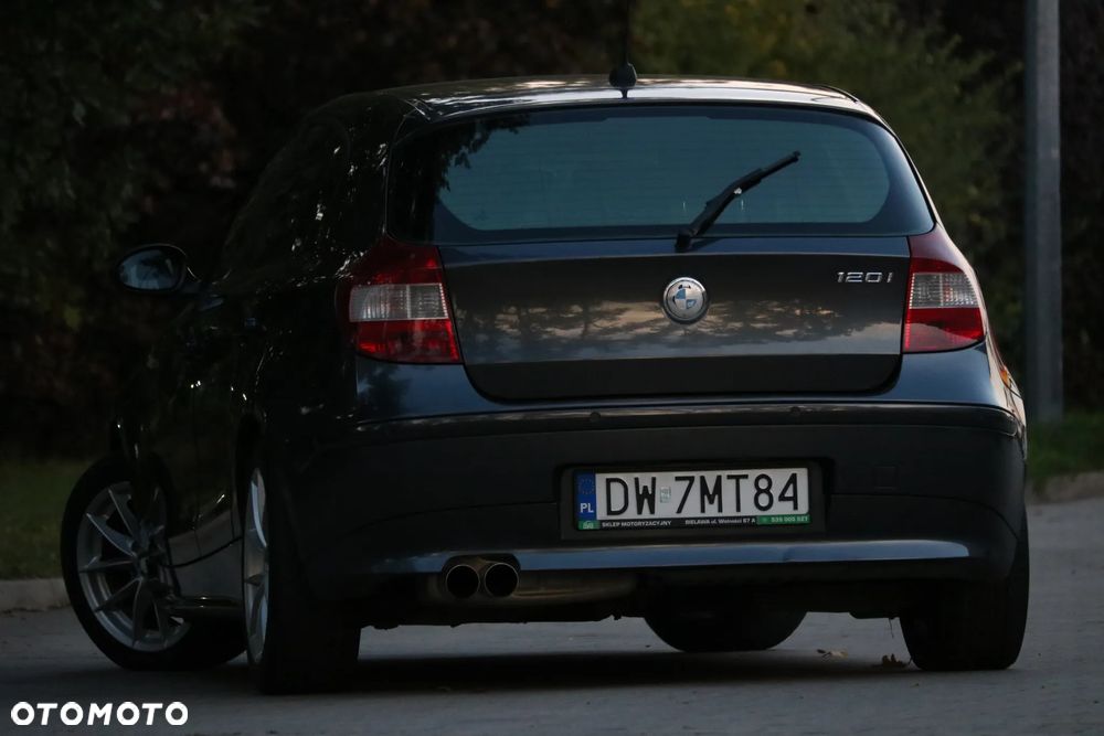 BMW Seria 1 120i - 33