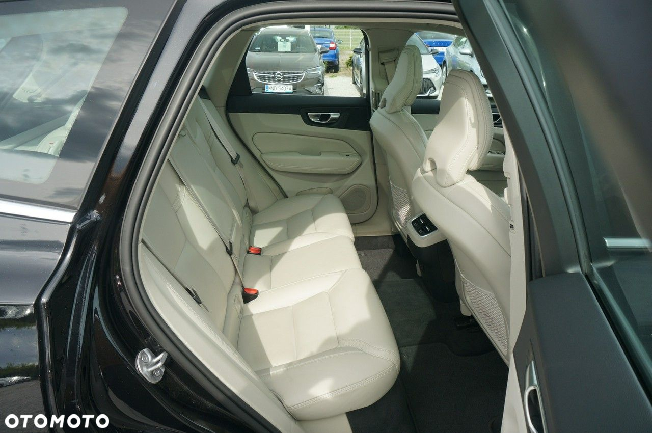 Volvo XC 60 - 25