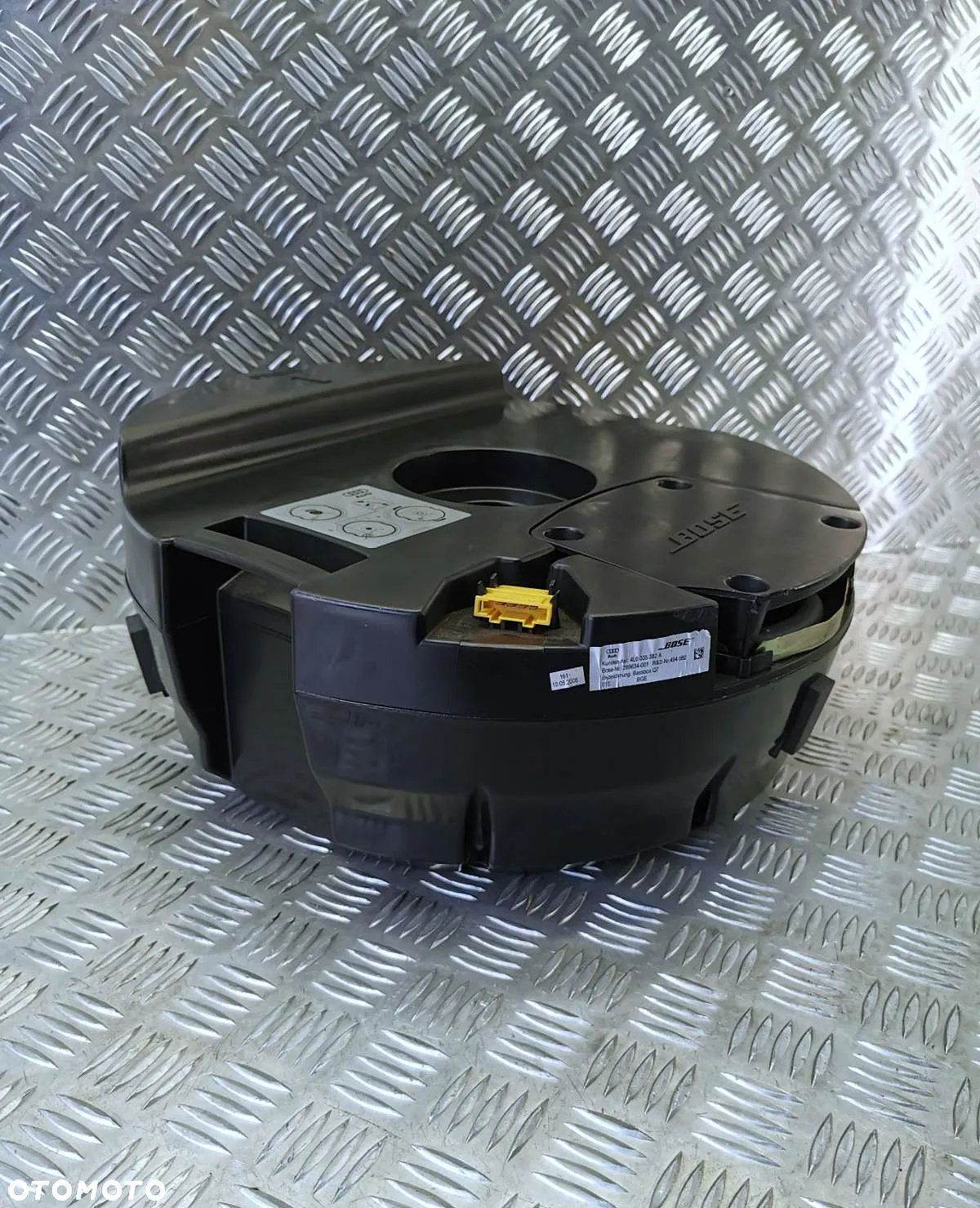 AUDI Q7 4L 09-15R GŁOŚNIK BOSE ORYGINALNY SUBWOOFER 4L0035382 A 4L0035382A - 4