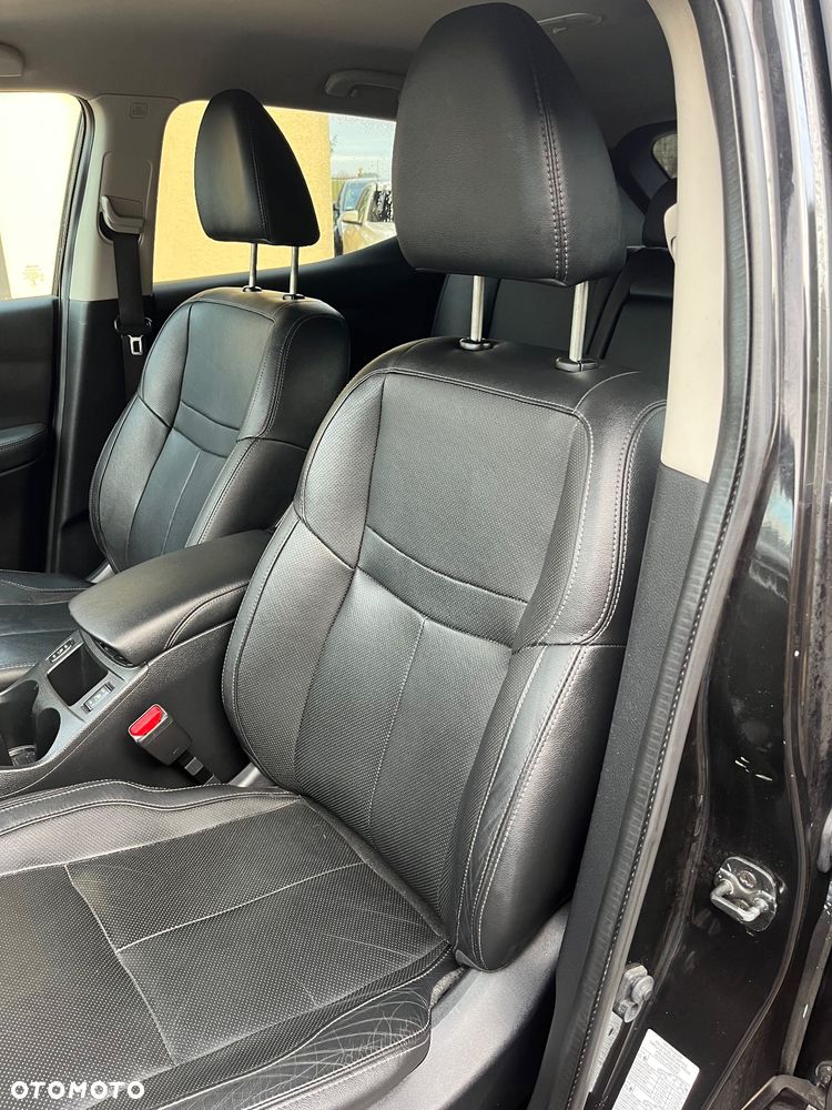 Nissan Qashqai 1.6 DCi Xtronic TEKNA - 8