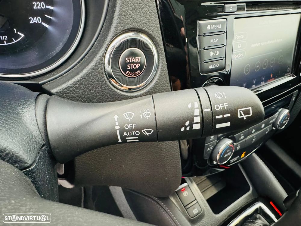 Nissan Qashqai 1.3 DIG-T N-Connecta LED+TT+SKY Xtronic - 19