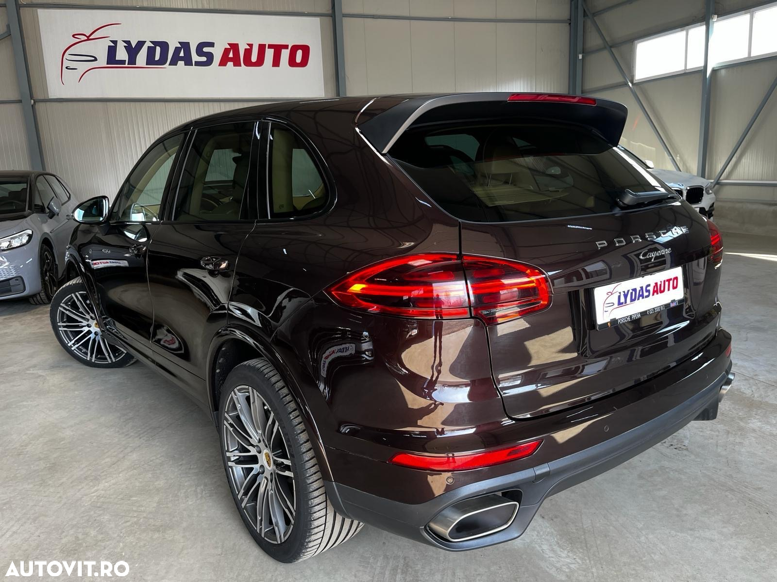 Porsche Cayenne 3.0 L - 3