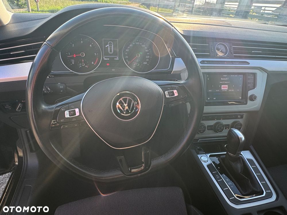 Volkswagen Passat 2.0 TDI BMT Comfortline DSG - 16