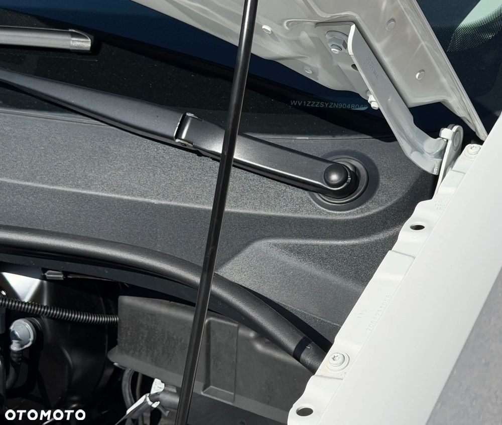 Volkswagen CRAFTER VAN VAT-1 z ZABUDOWĄ SERWISOWĄ WARSZTAT StoreVAN Półki, Szuflady, Kuwety na drobne przedmioty, Masaż fotela kierowcy, Fotel pneumatyczny terapeutyczny pilot ergoActive, Podgrzewana szyba, Kierownica wielofunkcyjna, Tempomat, Ogr. prędkości, Minibar, Fabrycne parktroniki przód i tył, DMC:3500kg, Homologacja haka 3000kg! Duża ładowność 1315kg Model L2H1 Paka dł. 3450mm - 19