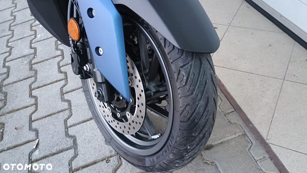 Yamaha X-max - 24