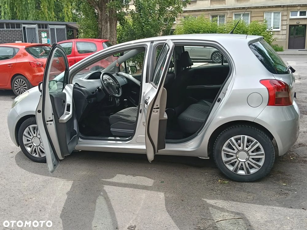 Toyota Yaris 1.3 Luna A/C - 13