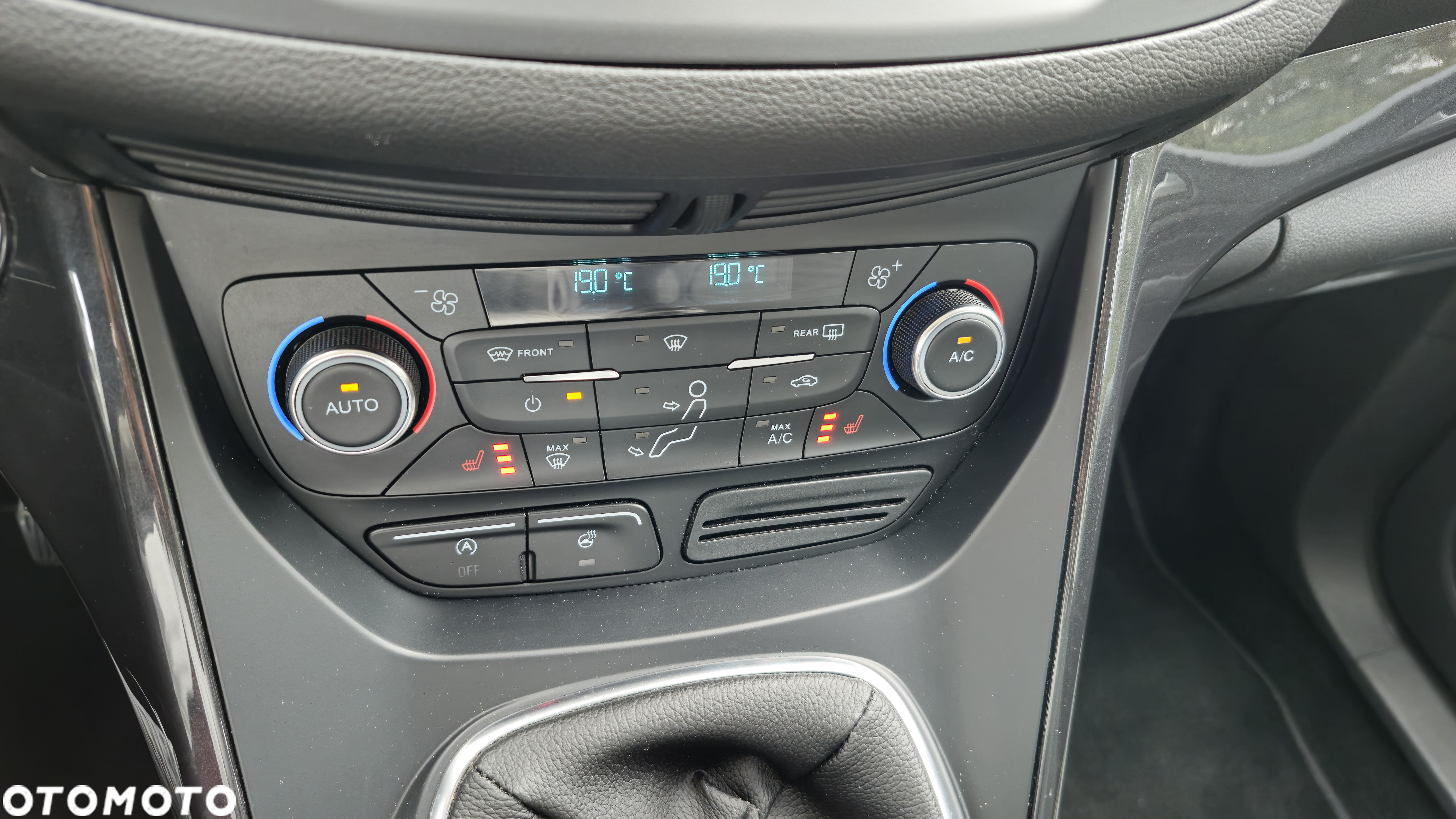 Ford Kuga 1.5 EcoBoost 2x4 Titanium - 22
